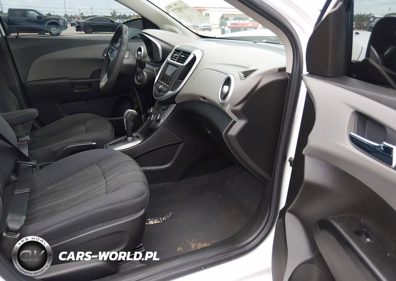 2019 Chevrolet Sonic Lt Auto VIN:1G1JD5SB0K4119014 - 5