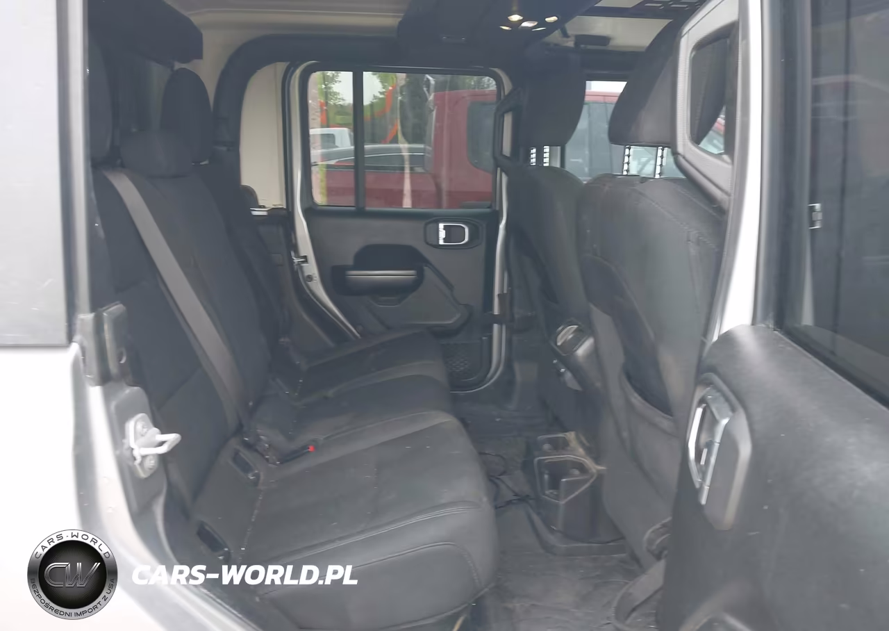 2020 Jeep Gladiator Sport S 4X4 VIN:1C6JJTAG6LL136223 - 8