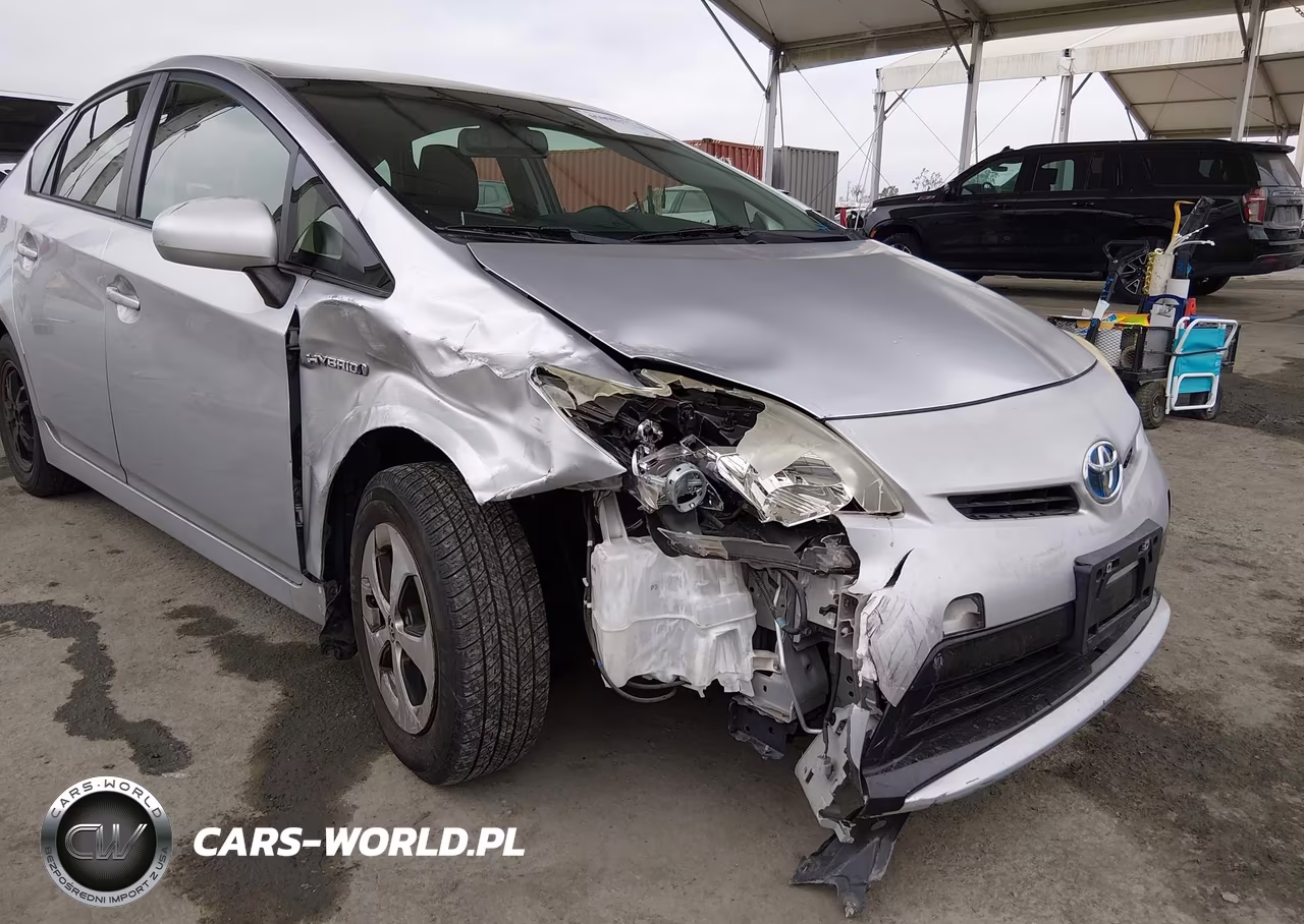 2013 Toyota Prius Two VIN:JTDKN3DU8D5565596 - 6