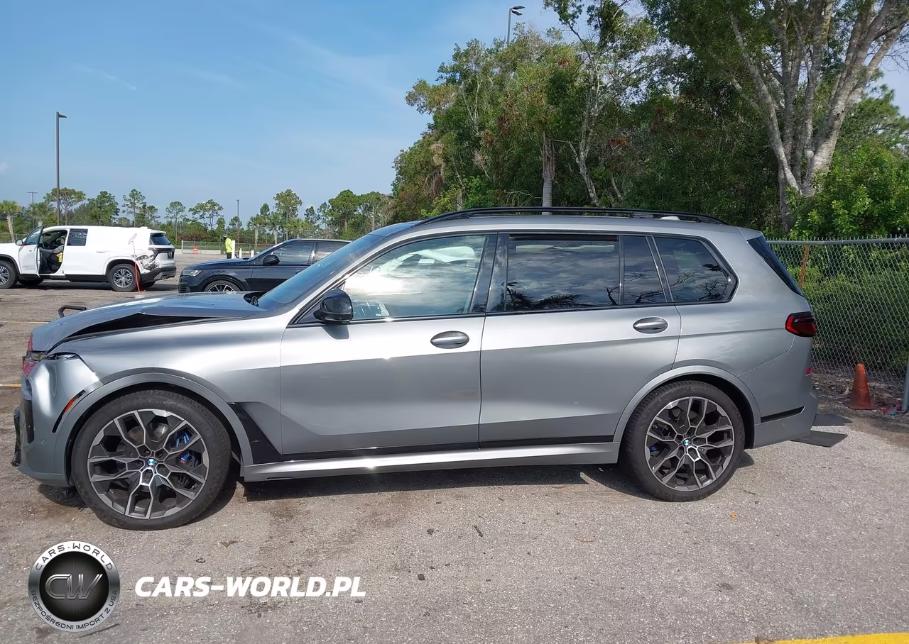 2023 BMW X7 M60I VIN:5UX33EM01P9N55877 - 14