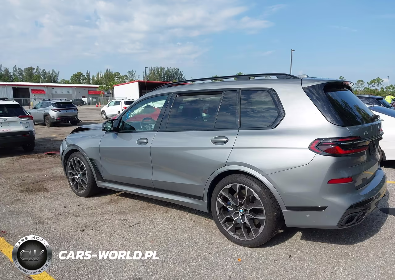 2023 BMW X7 M60I VIN:5UX33EM01P9N55877 - 3