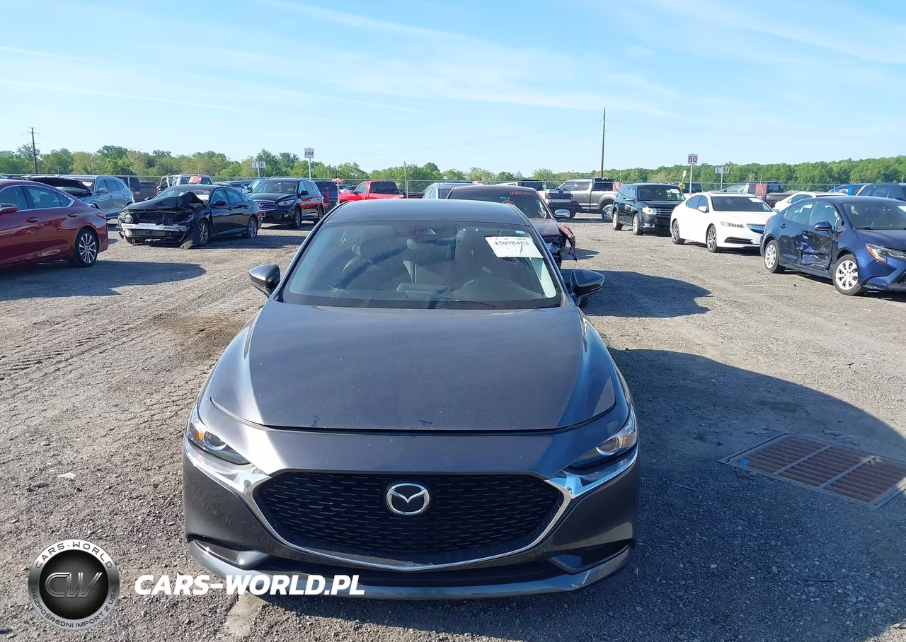 2019 Mazda Mazda3 Preferred Package VIN:JM1BPBCM4K1111260 - 11