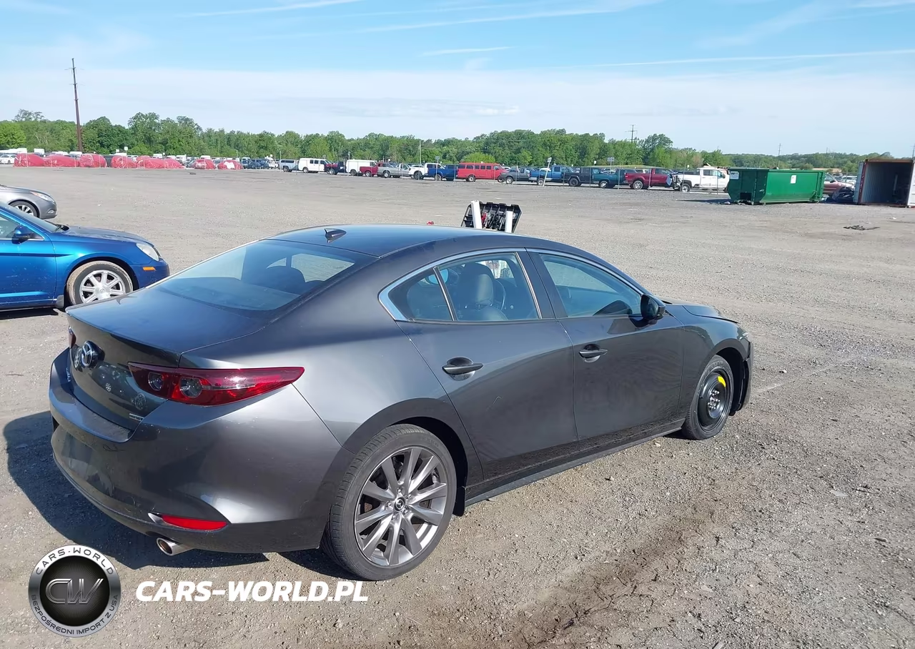 2019 Mazda Mazda3 Preferred Package VIN:JM1BPBCM4K1111260 - 4