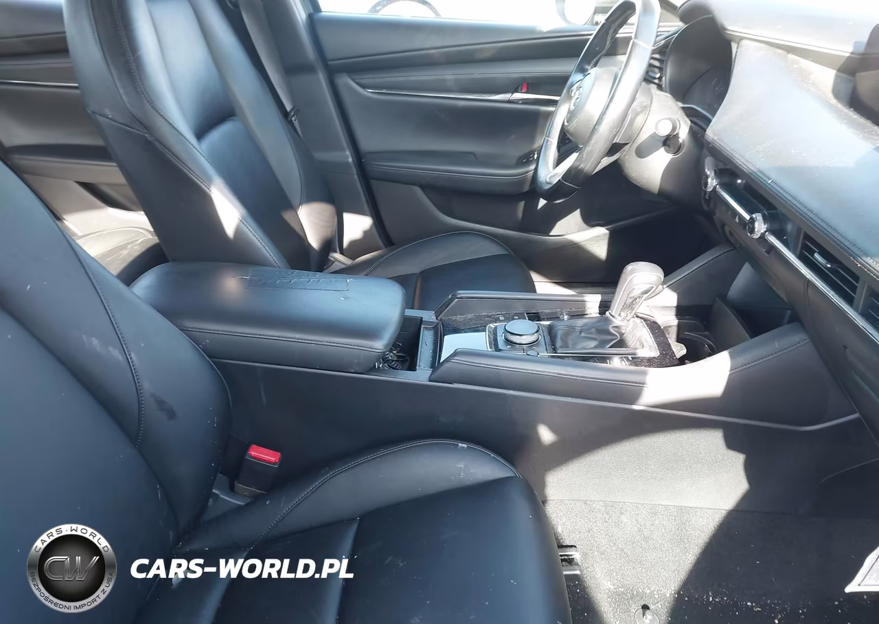 2019 Mazda Mazda3 Preferred Package VIN:JM1BPBCM4K1111260 - 5