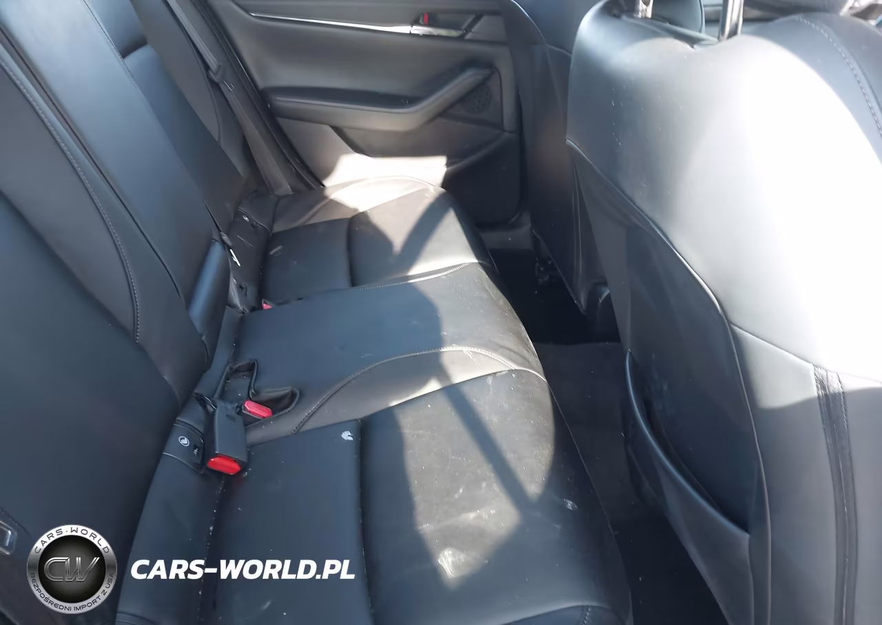 2019 Mazda Mazda3 Preferred Package VIN:JM1BPBCM4K1111260 - 8