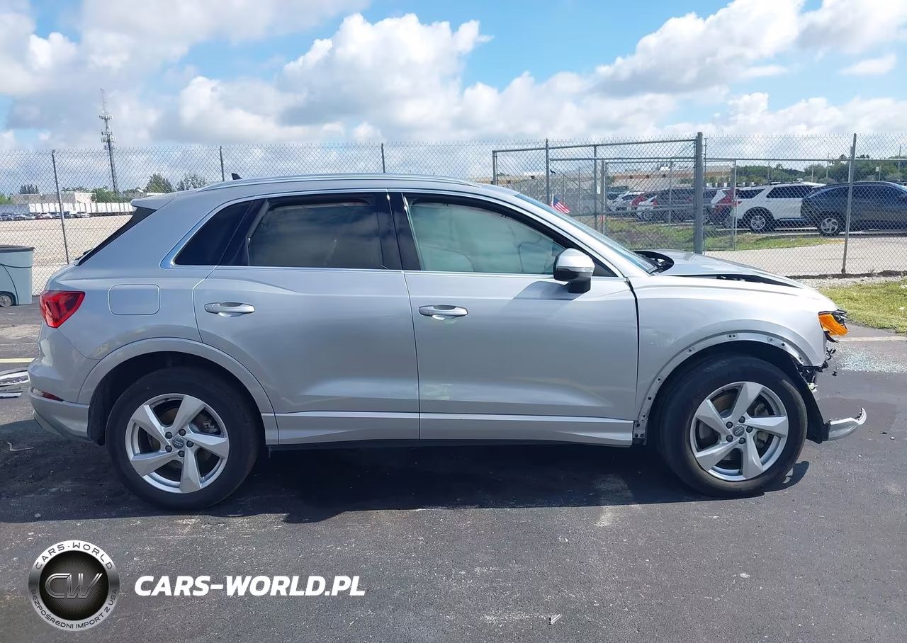 2019 Audi Q3 2.0T Premium VIN:WA1AECF35K1086065 - 13