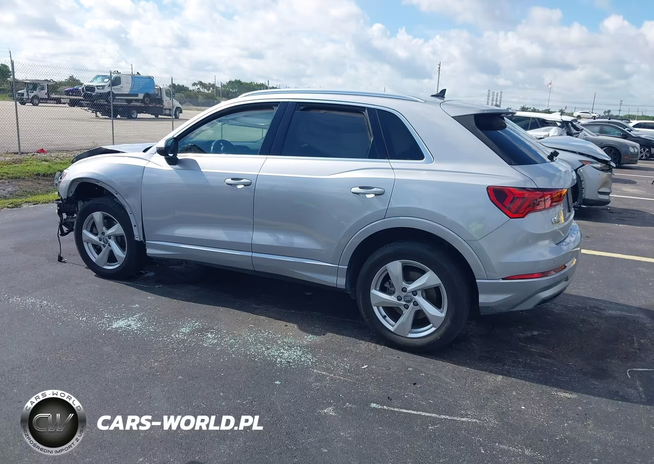 2019 Audi Q3 2.0T Premium VIN:WA1AECF35K1086065 - 3