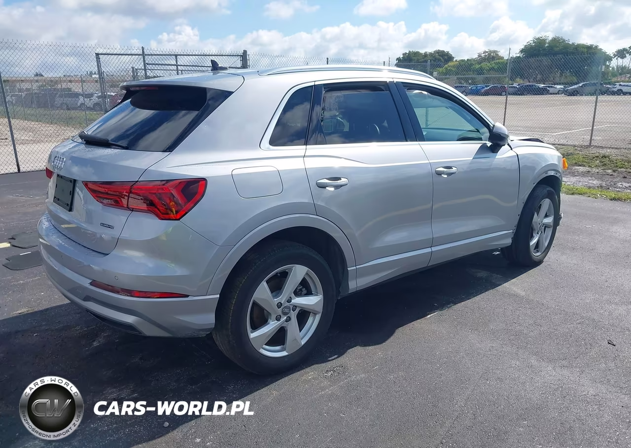 2019 Audi Q3 2.0T Premium VIN:WA1AECF35K1086065 - 4