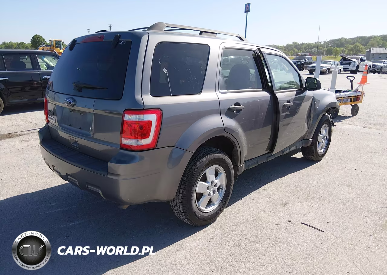 2010 Ford Escape Xlt VIN:1FMCU0D75AKD37872 - 4