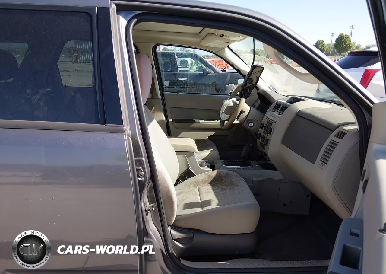 2010 Ford Escape Xlt VIN:1FMCU0D75AKD37872 - 5