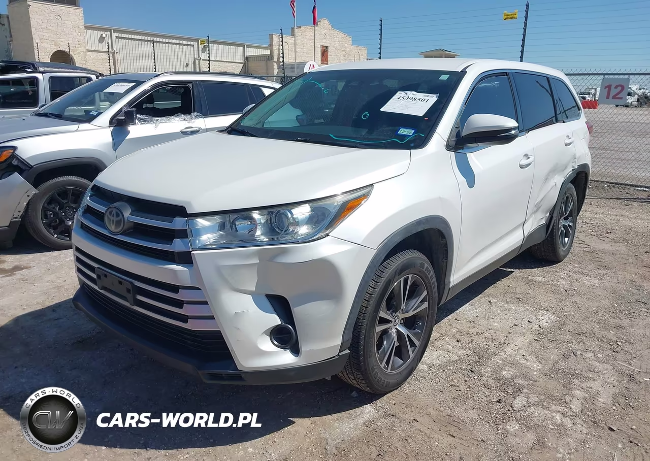 2019 Toyota Highlander Le VIN:5TDZARFH6KS053081 - 2