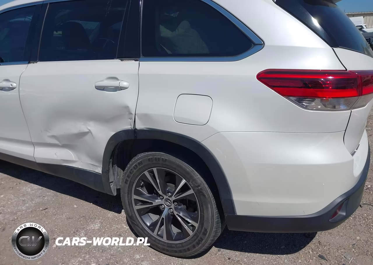 2019 Toyota Highlander Le VIN:5TDZARFH6KS053081 - 6