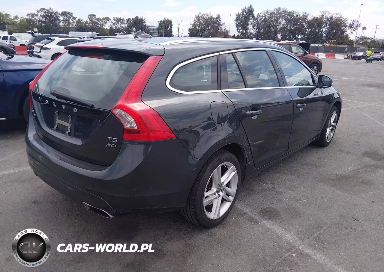 2015 Volvo V60 T5 Premier Plus VIN:YV1612SC5F1207152 - 4