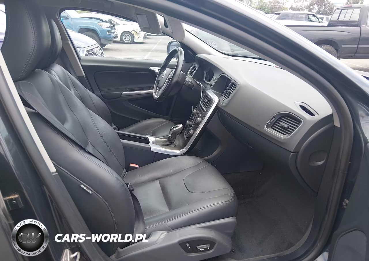 2015 Volvo V60 T5 Premier Plus VIN:YV1612SC5F1207152 - 5