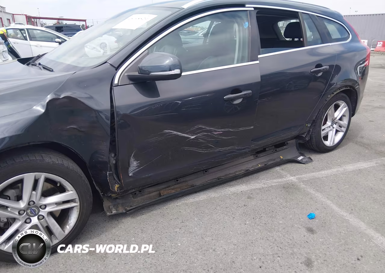 2015 Volvo V60 T5 Premier Plus VIN:YV1612SC5F1207152 - 6
