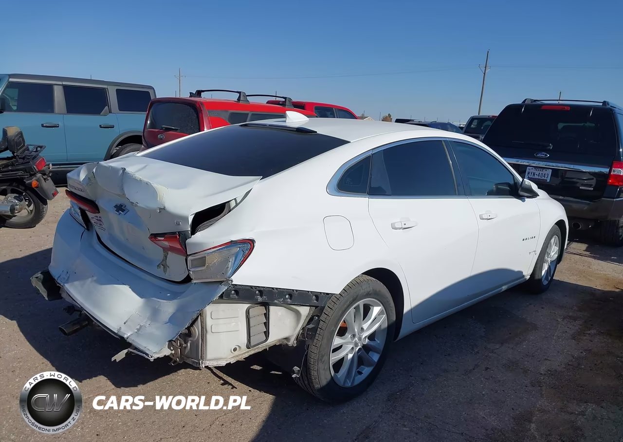 2017 Chevrolet Malibu 1Lt VIN:1G1ZE5ST0HF124252 - 4