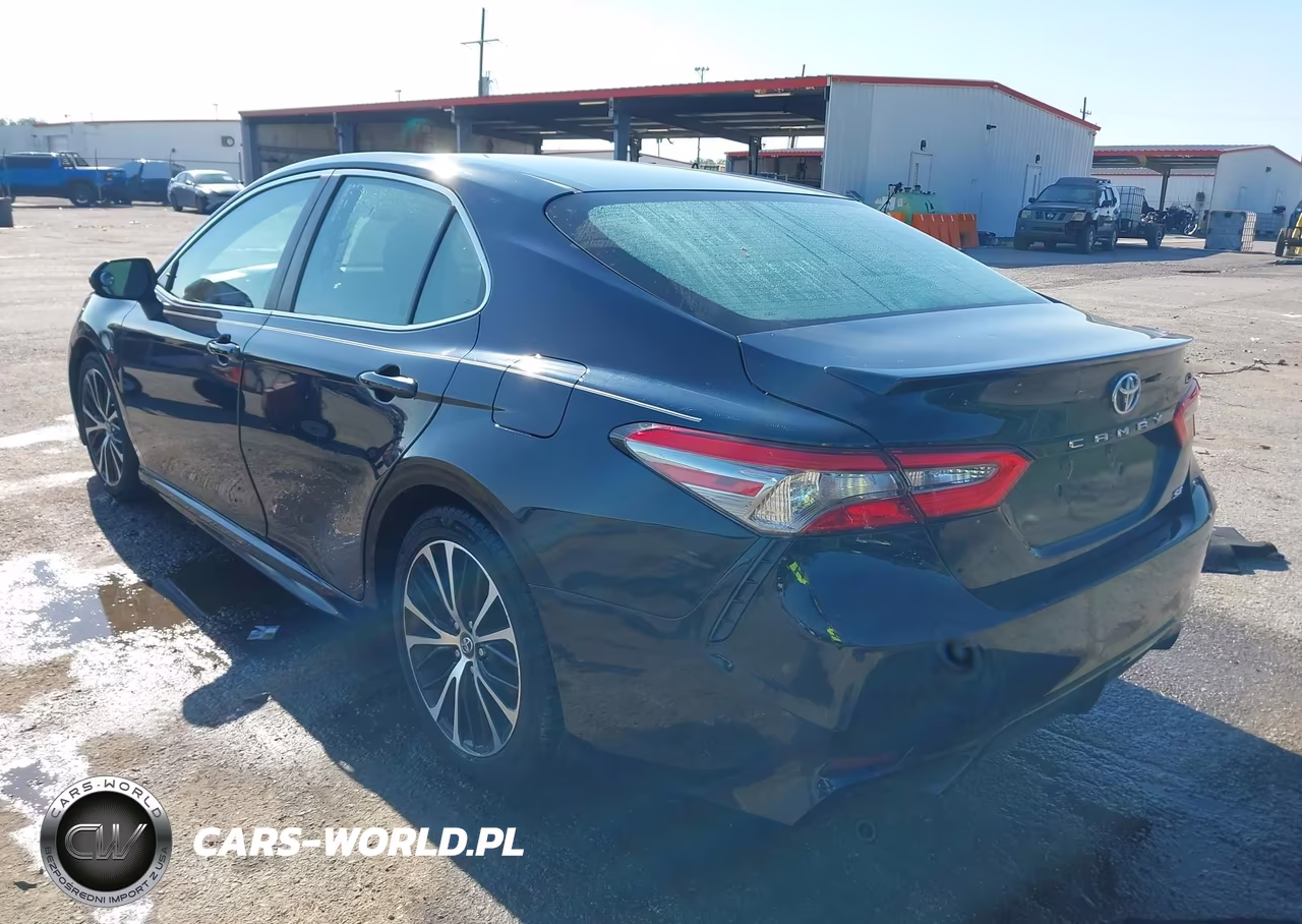2018 Toyota Camry Se VIN:4T1B11HK0JU575013 - 3