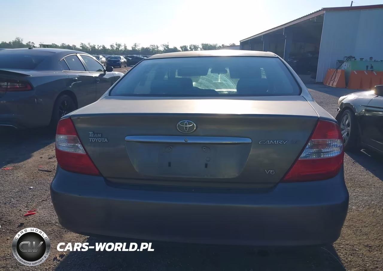 2002 Toyota Camry Le V6 VIN:4T1BF32K52U517552 - 17