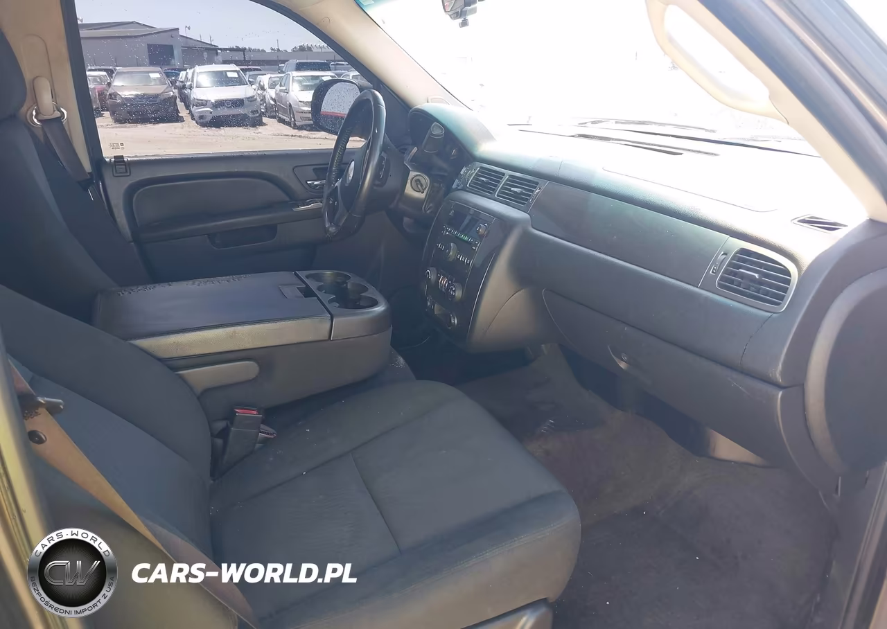 2011 Chevrolet Tahoe Ls VIN:1GNSCAE04BR227504 - 5