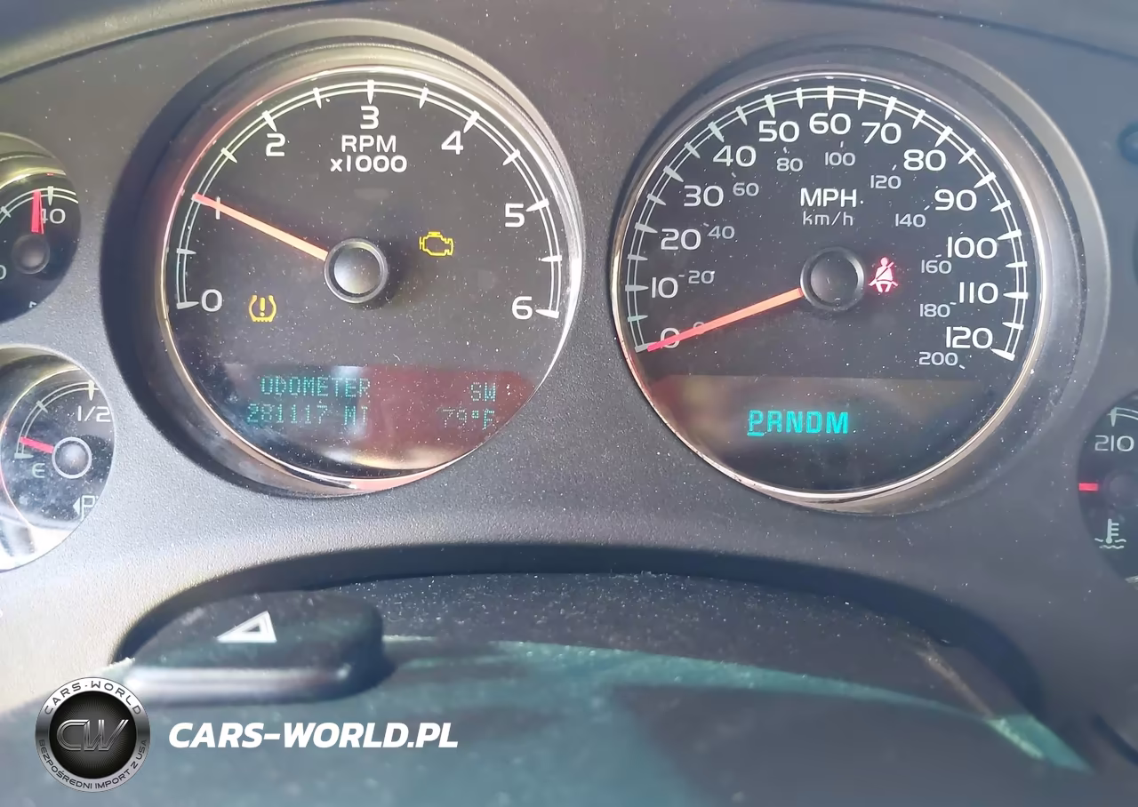 2011 Chevrolet Tahoe Ls VIN:1GNSCAE04BR227504 - 7