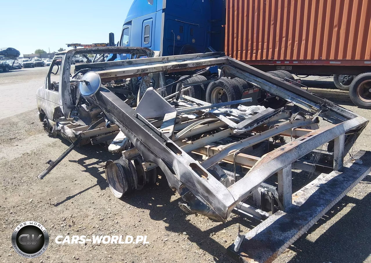2014 Ford E-350 Cutaway VIN:1FDWE3FL0EDA29427 - 3