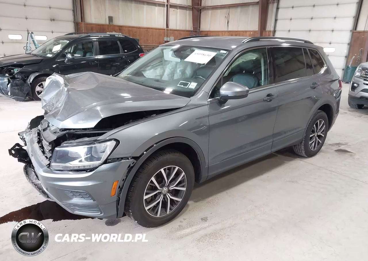 2019 Volkswagen Tiguan 2.0T Se-2.0T Sel-2.0T Sel R-Line-2.0T Sel R-Line Black VIN:3VV2B7AX3KM058130 - 2