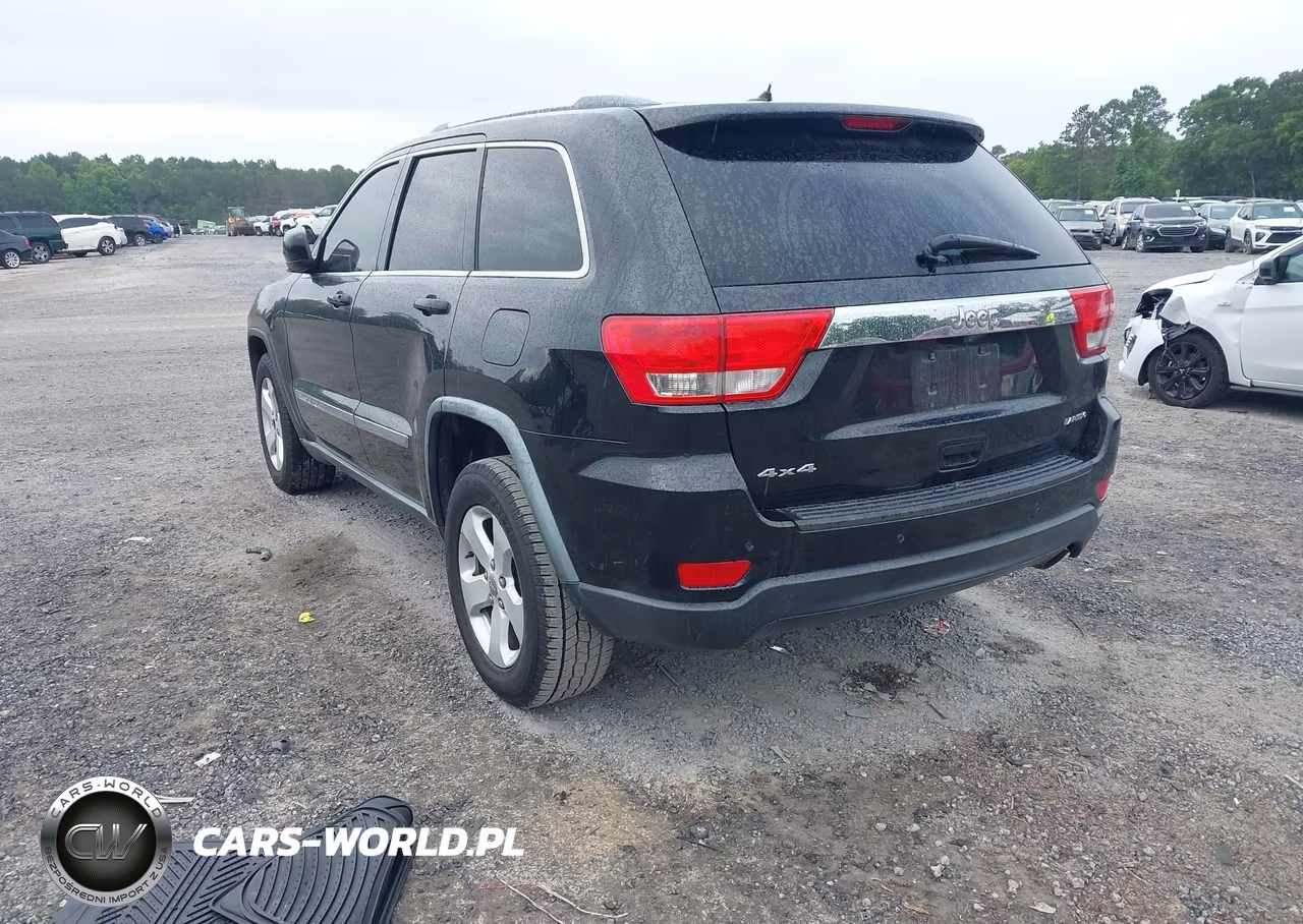 2011 Jeep Grand Cherokee Laredo VIN:1J4RR4GG3BC597700 - 3