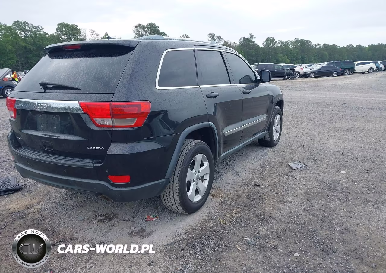 2011 Jeep Grand Cherokee Laredo VIN:1J4RR4GG3BC597700 - 4