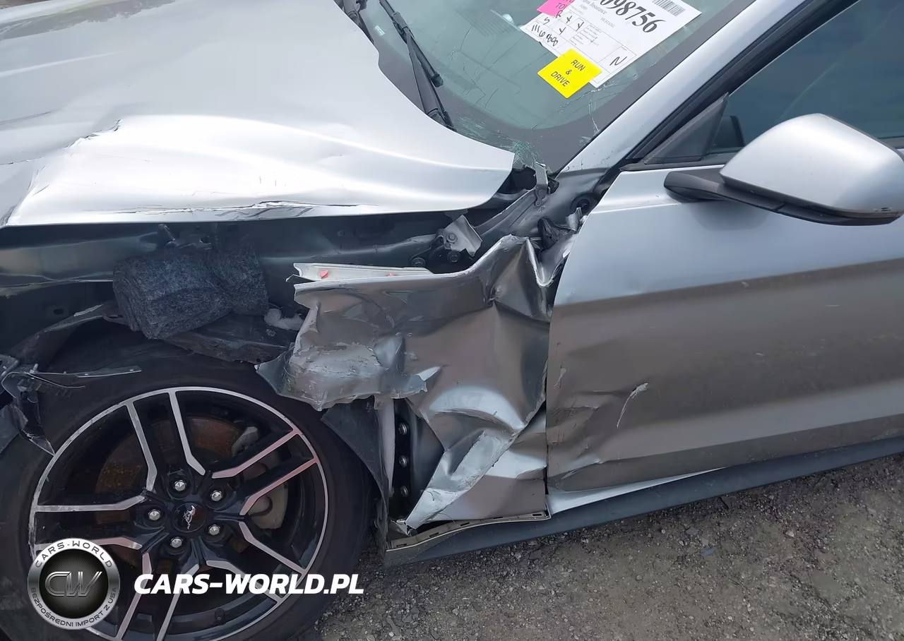 2020 Ford Mustang Ecoboost Premium VIN:1FATP8UH4L5184623 - 18