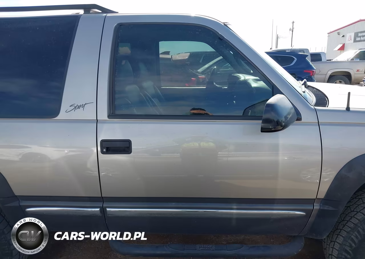 1999 Chevrolet Tahoe VIN:3GNEK18R8XG207211 - 13