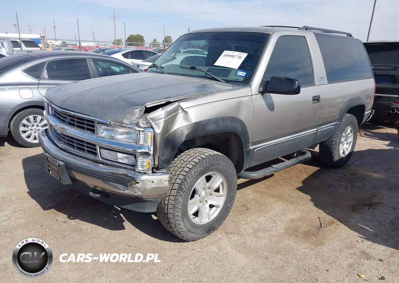 1999 Chevrolet Tahoe VIN:3GNEK18R8XG207211 - 2