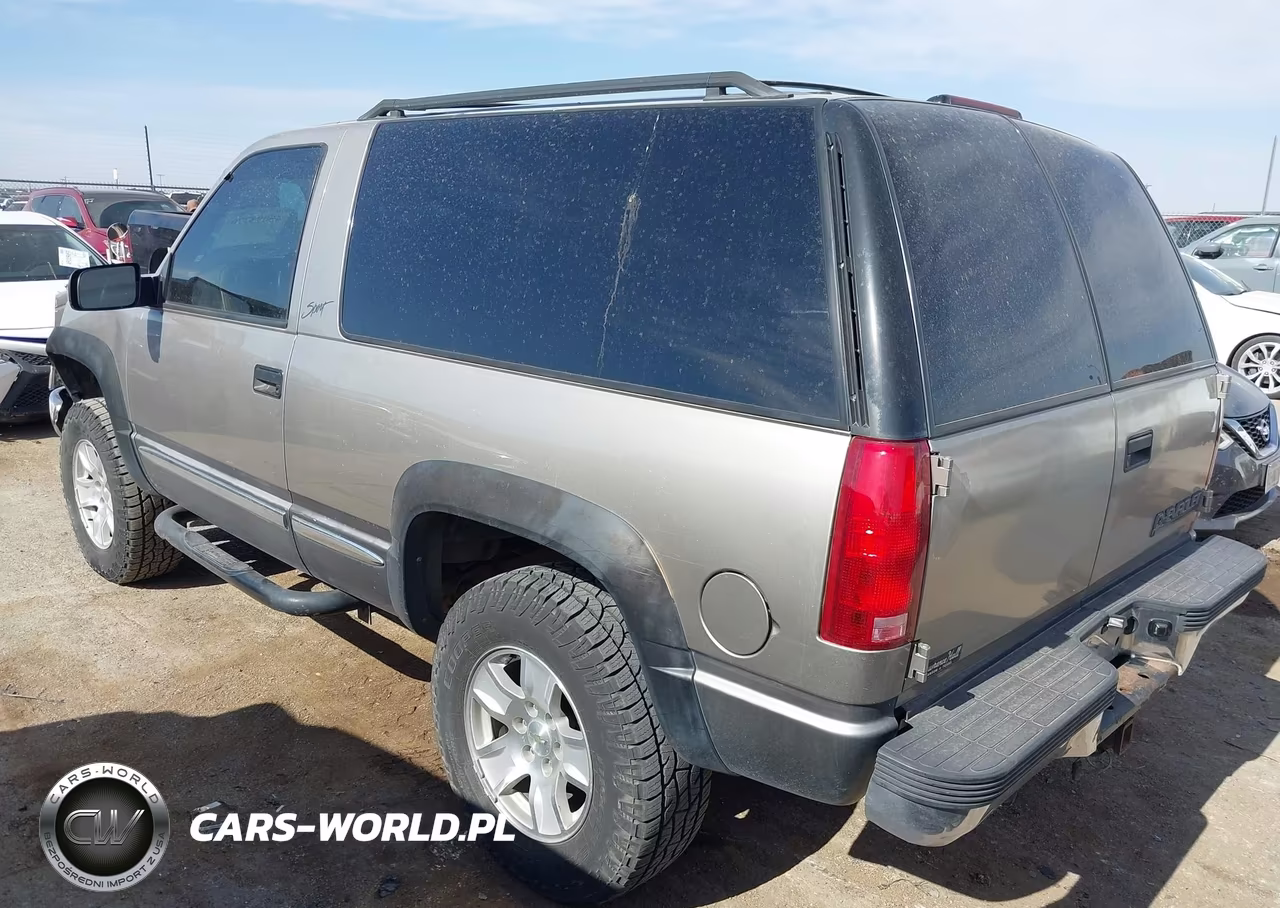 1999 Chevrolet Tahoe VIN:3GNEK18R8XG207211 - 3