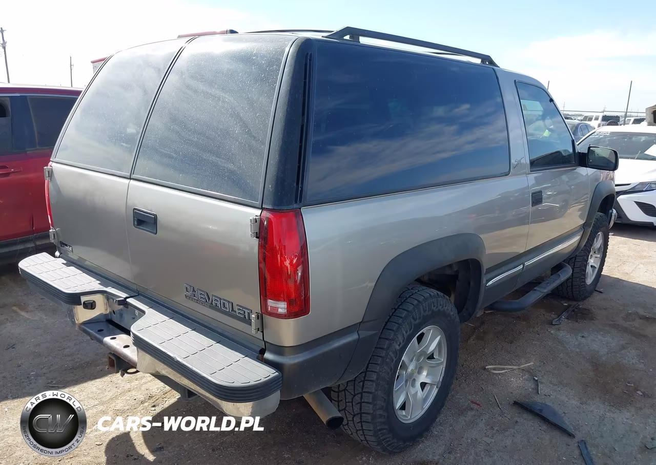 1999 Chevrolet Tahoe VIN:3GNEK18R8XG207211 - 4