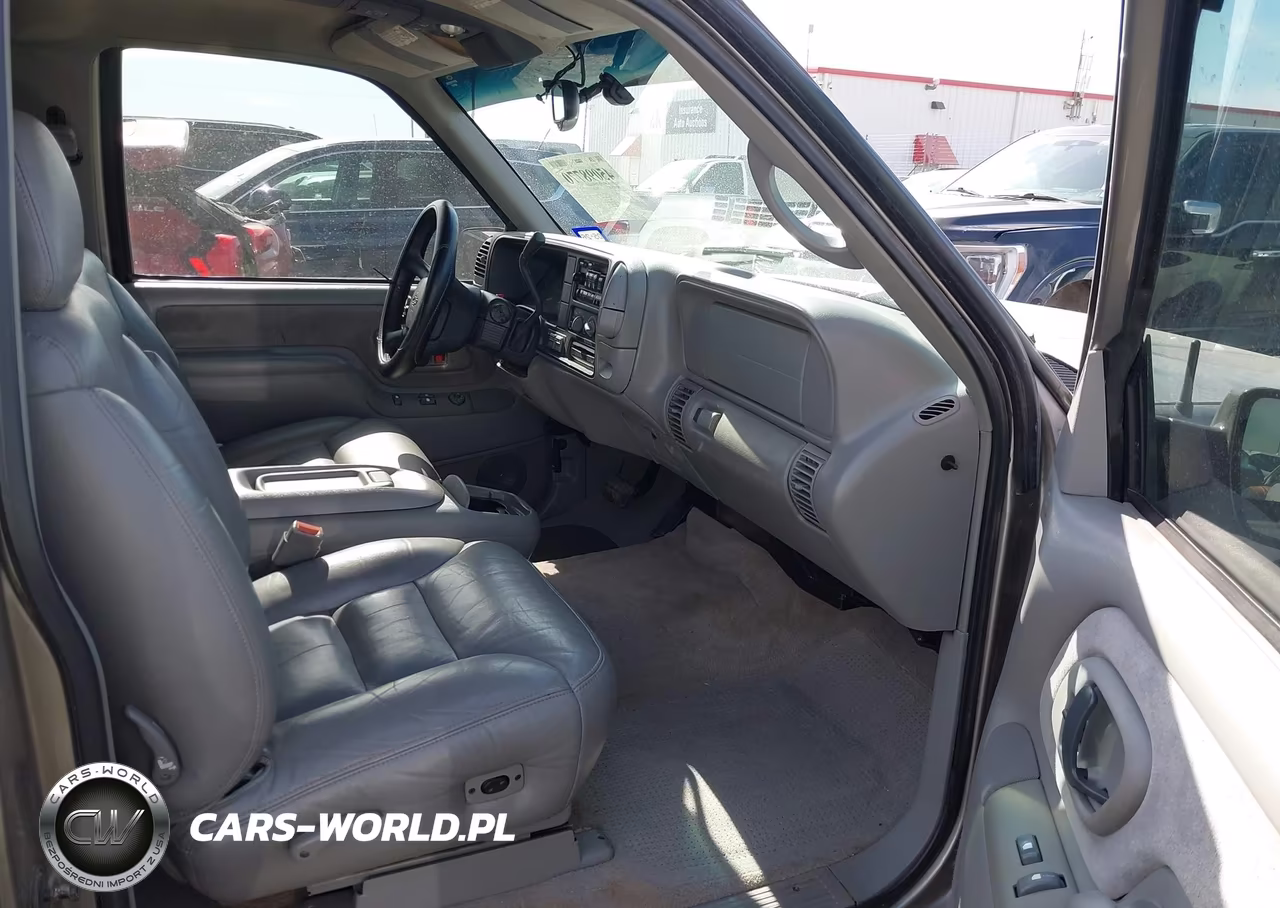 1999 Chevrolet Tahoe VIN:3GNEK18R8XG207211 - 5