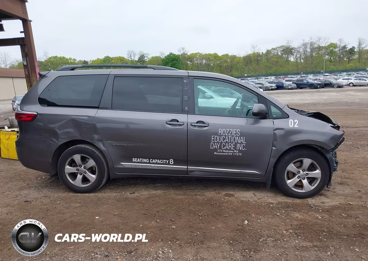 2017 Toyota Sienna Le 8 Passenger VIN:5TDKZ3DC8HS811350 - 14