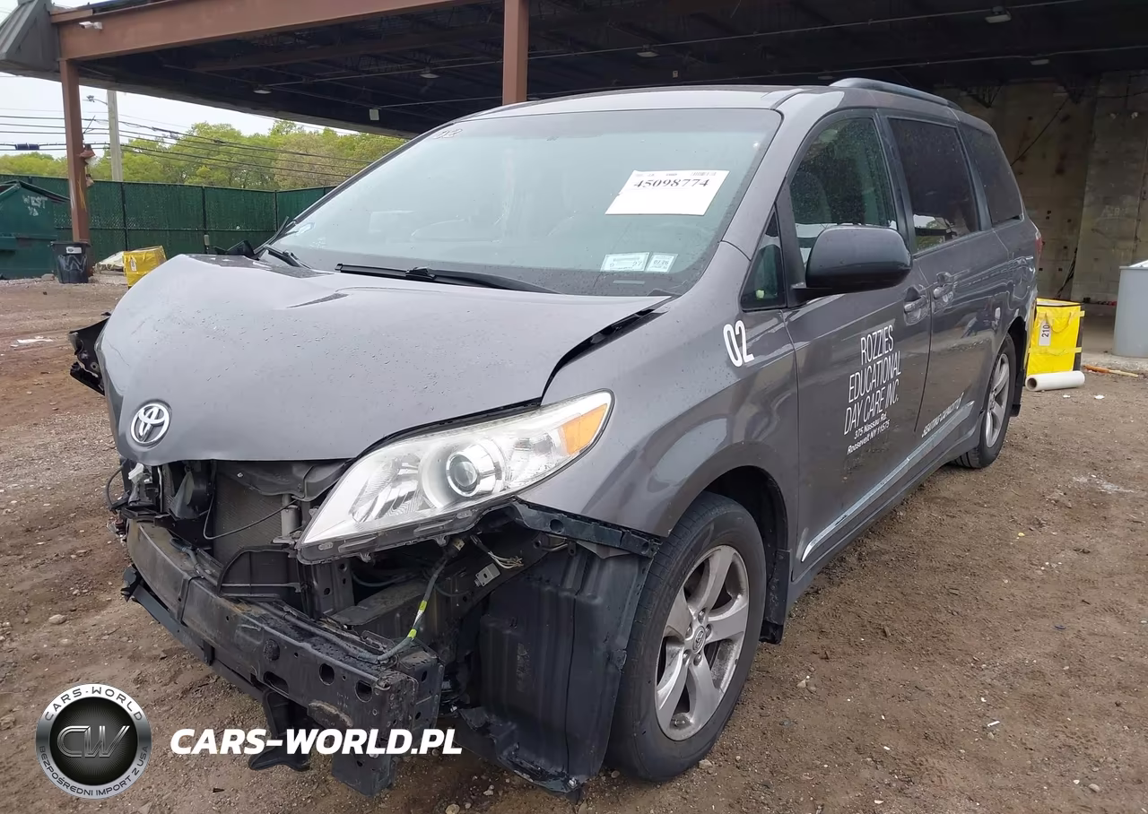 2017 Toyota Sienna Le 8 Passenger VIN:5TDKZ3DC8HS811350 - 2