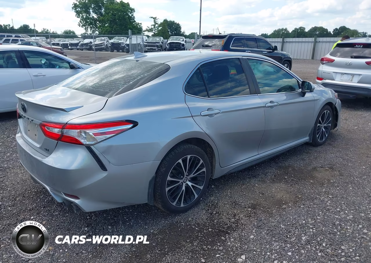 2020 Toyota Camry Se VIN:4T1G11AK0LU951499 - 4