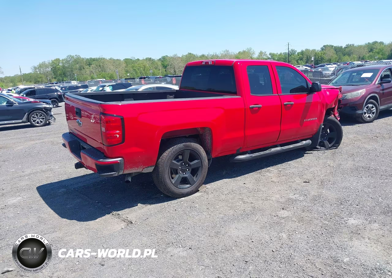 2018 Chevrolet Silverado 1500 Custom VIN:1GCVKPEC7JZ320571 - 4