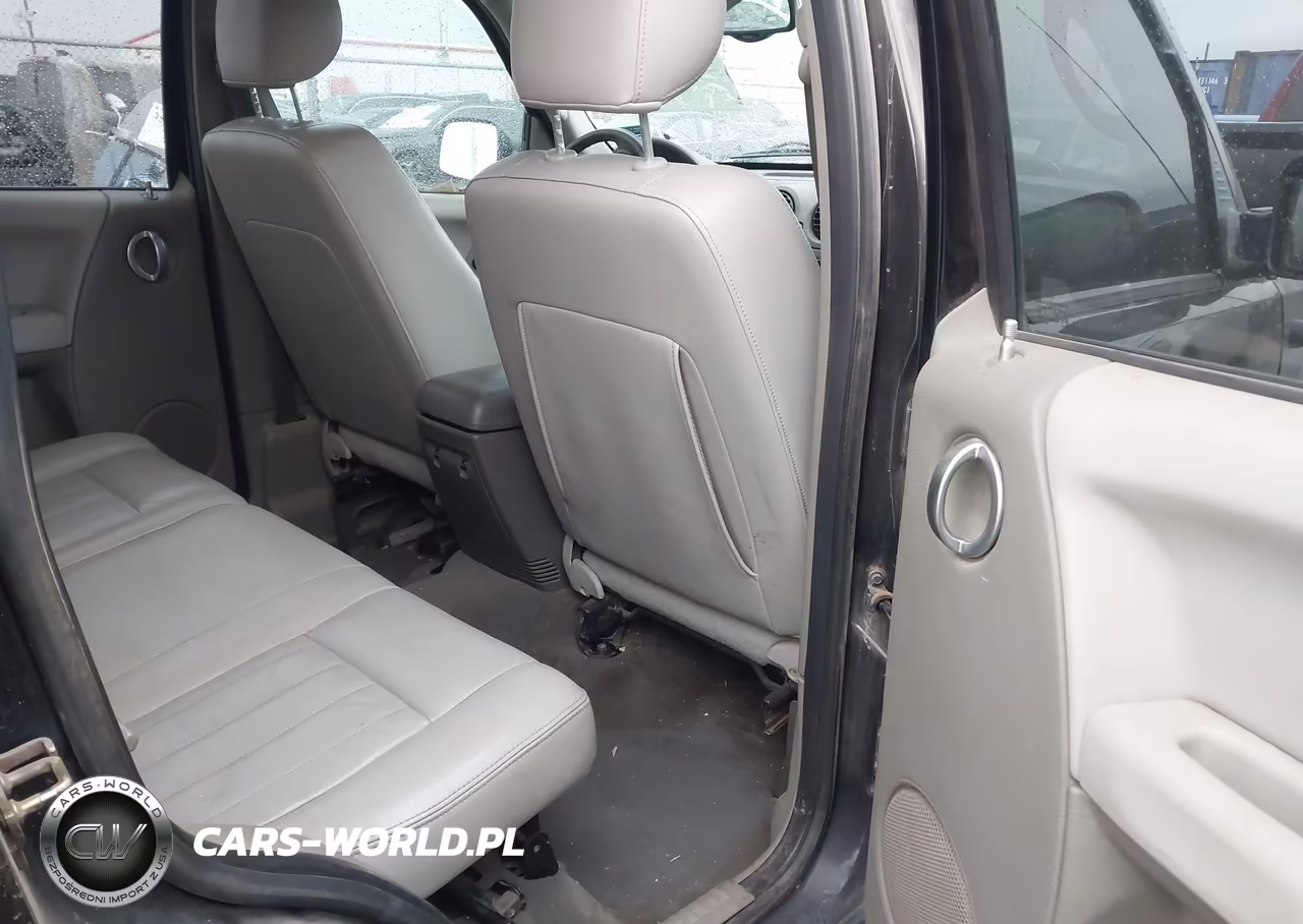 2005 Jeep Liberty Renegade VIN:1J8GK38K25W523453 - 8