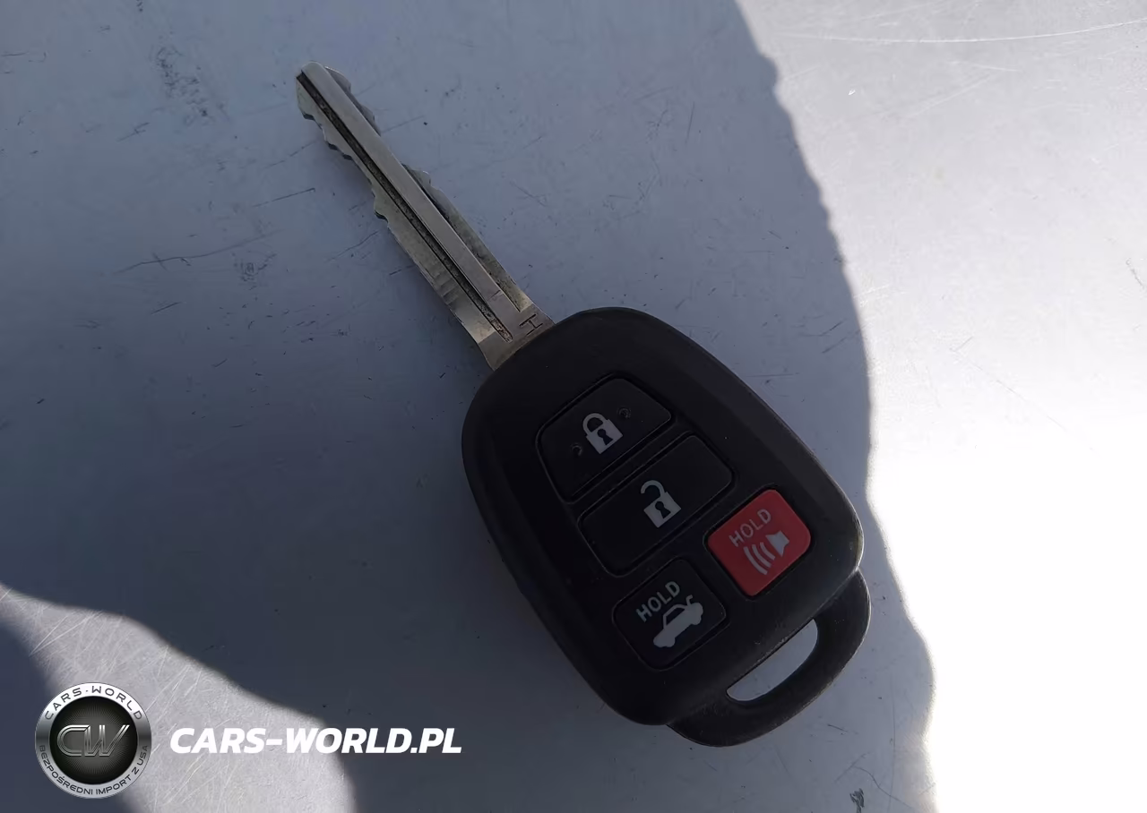 2018 Toyota Corolla Le VIN:2T1BURHE3JC041425 - 11