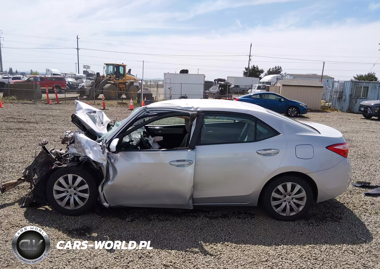 2018 Toyota Corolla Le VIN:2T1BURHE3JC041425 - 15