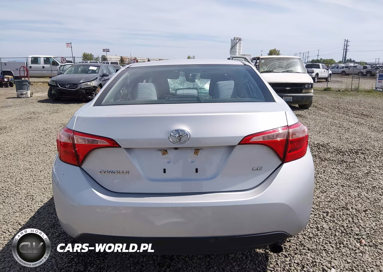 2018 Toyota Corolla Le VIN:2T1BURHE3JC041425 - 17