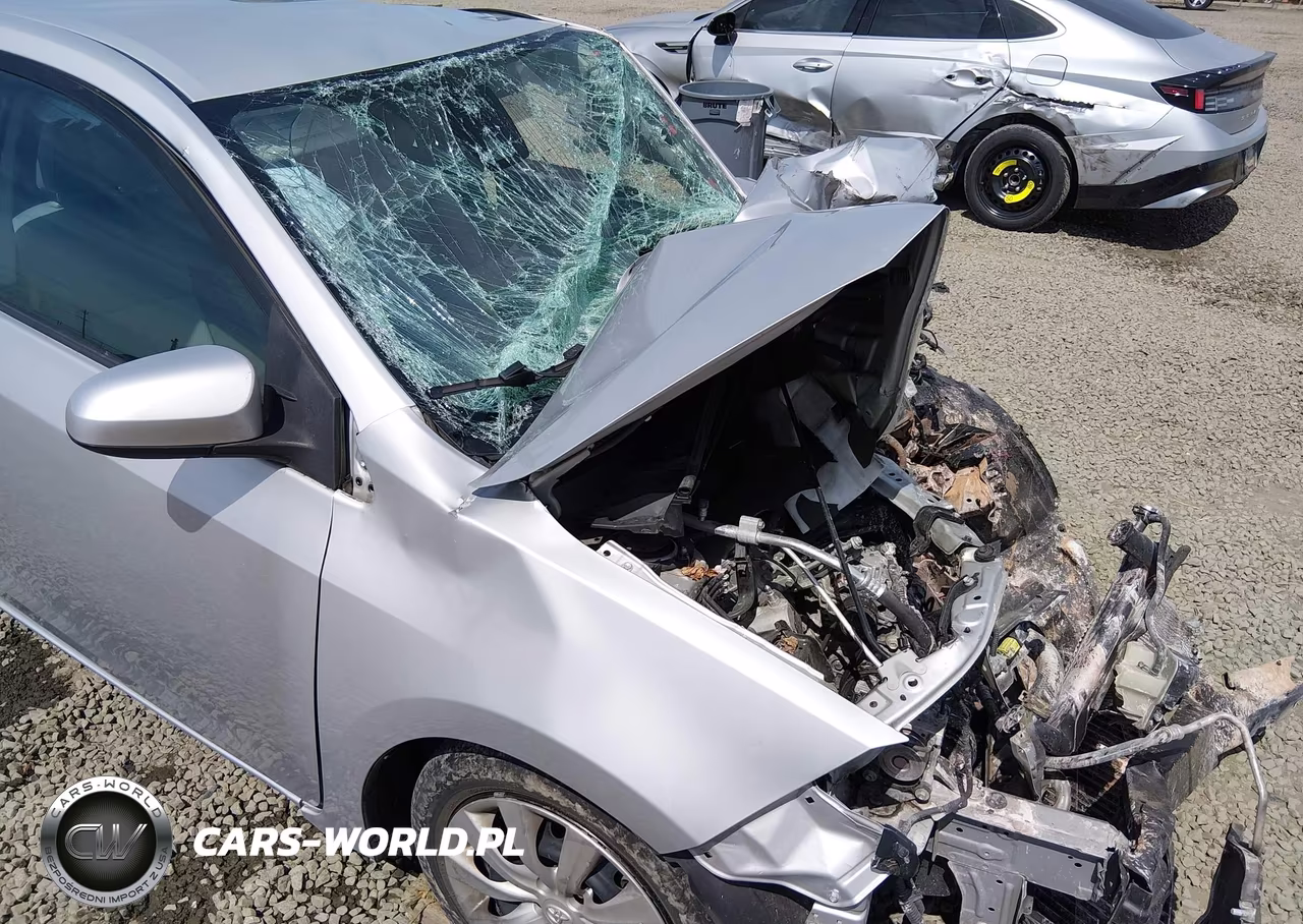 2018 Toyota Corolla Le VIN:2T1BURHE3JC041425 - 20