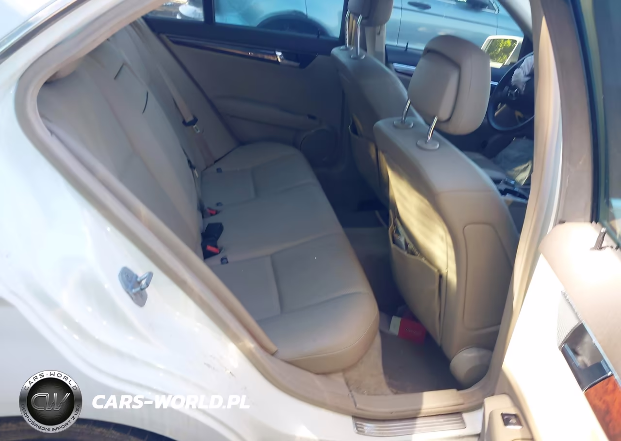 2010 Mercedes-Benz C 300 Luxury 4Matic VIN:WDDGF8BB2AF443071 - 8