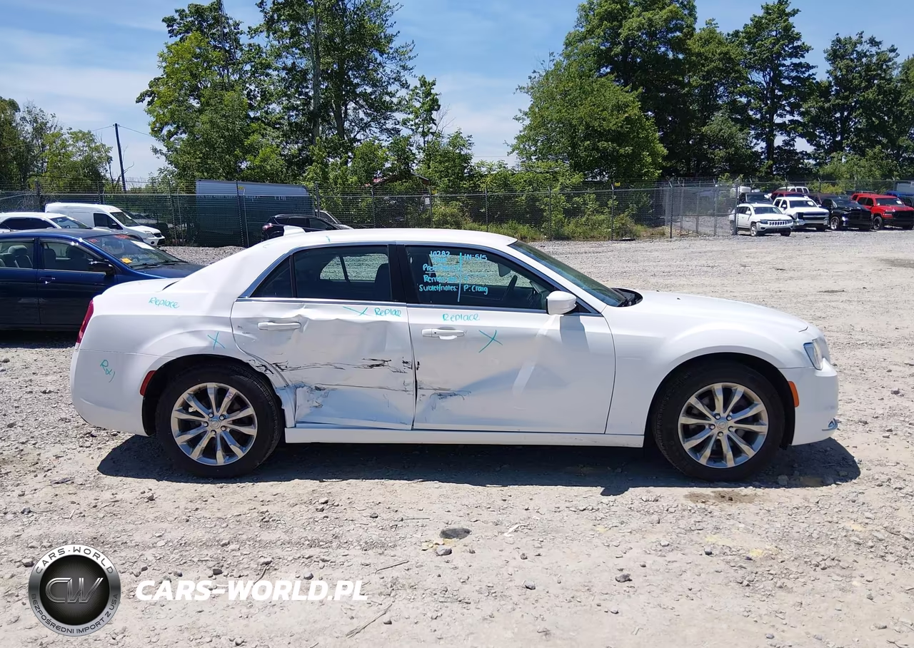 2019 Chrysler 300 Touring L Awd VIN:2C3CCARG6KH578262 - 13