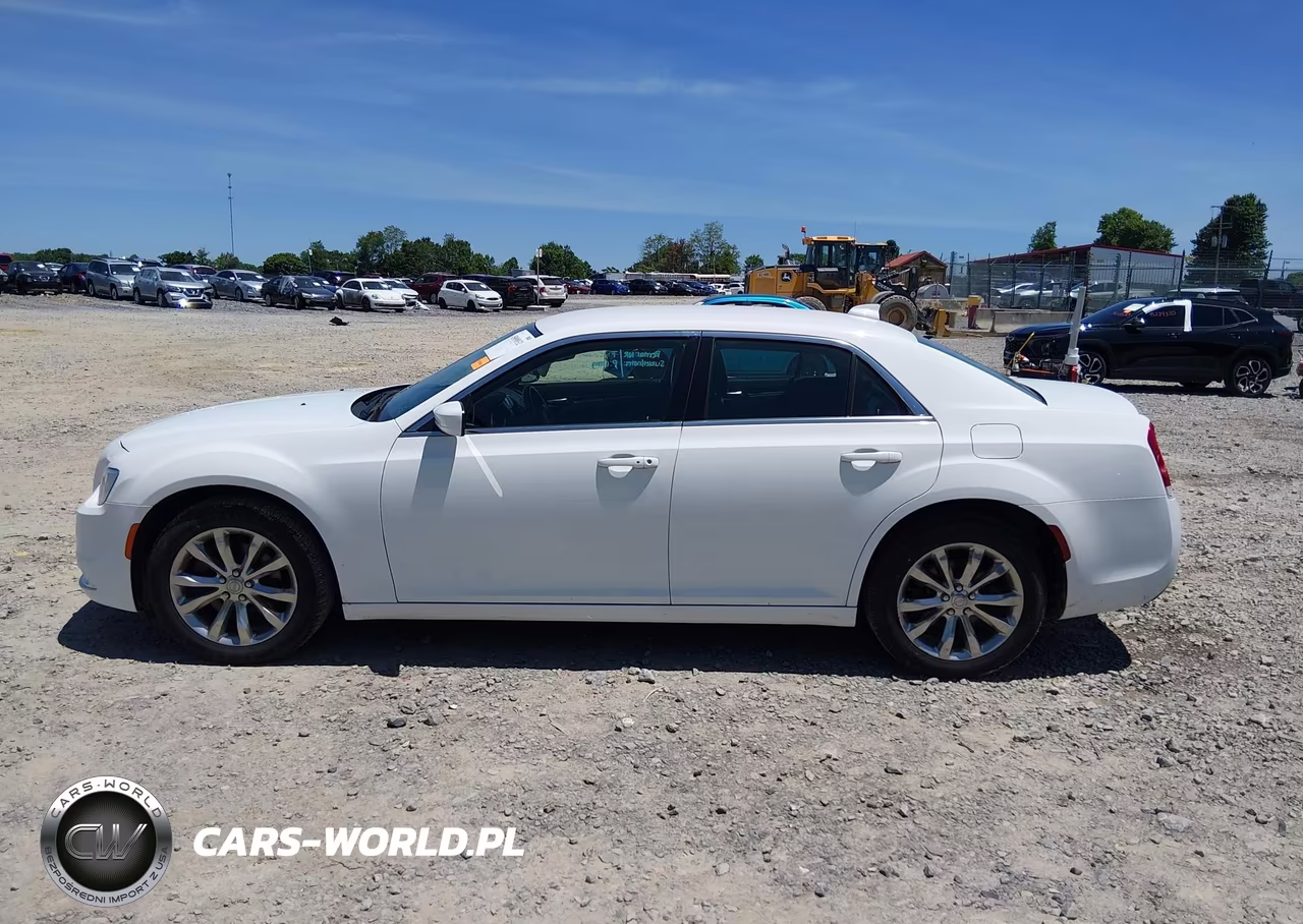 2019 Chrysler 300 Touring L Awd VIN:2C3CCARG6KH578262 - 14