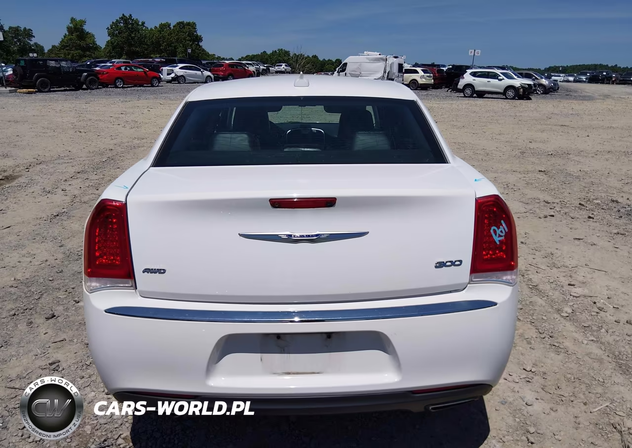 2019 Chrysler 300 Touring L Awd VIN:2C3CCARG6KH578262 - 16