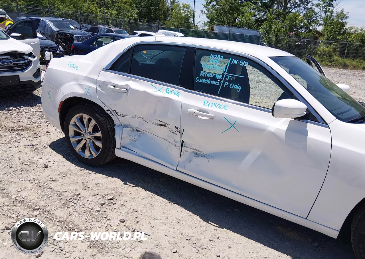 2019 Chrysler 300 Touring L Awd VIN:2C3CCARG6KH578262 - 6