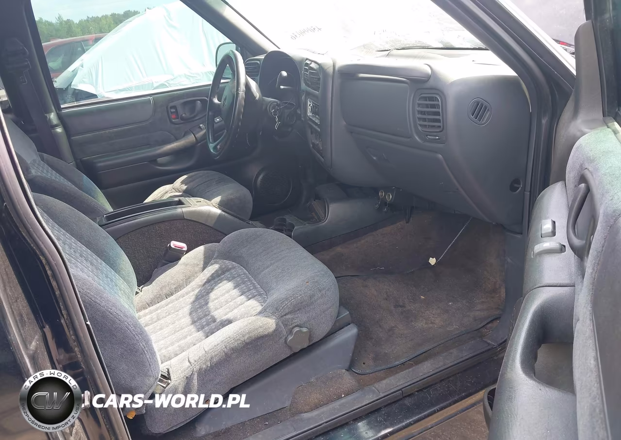 1999 Chevrolet Blazer Ls VIN:1GNCT18W7XK160353 - 5