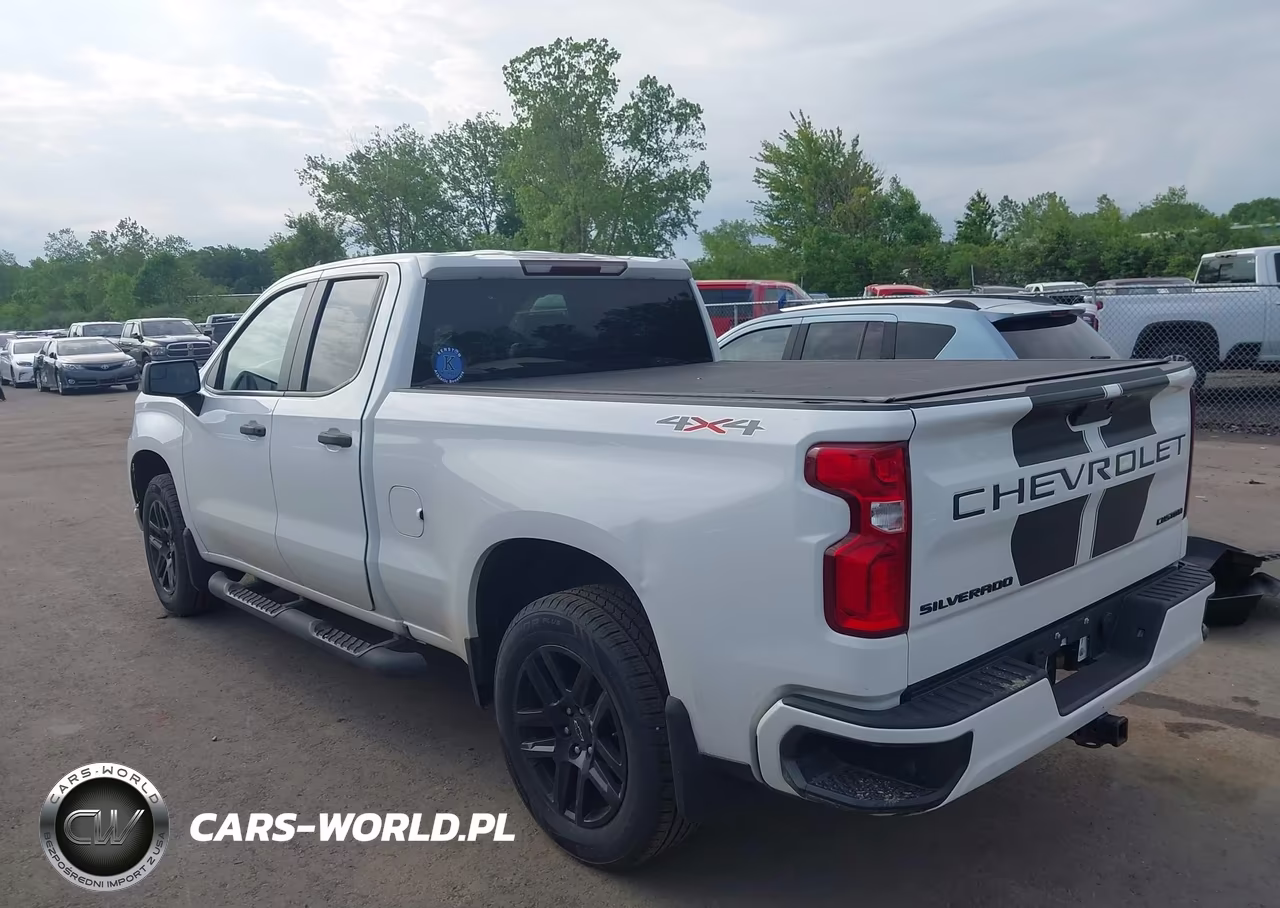 2021 Chevrolet Silverado 1500 4Wd Standard Bed Custom VIN:1GCRYBEKXMZ293333 - 3